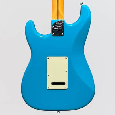 Fender American Pro II Stratocaster USA Electric Guitar 2024 - Miami Blue image 4