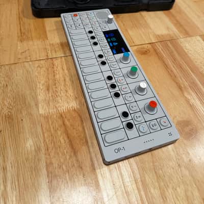 Teenage Engineering OP-1 Portable Synthesizer Workstation 2011 - Present - White image 3