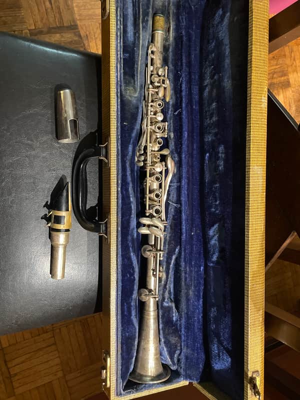 Leon Aubert Clarinet - Silver image 1