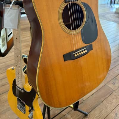 Martin D-28 1973 - Natural - Restored image 1