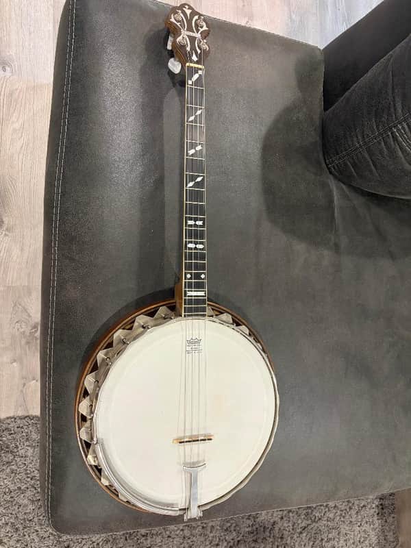 Van Eps Tenor Banjo (used) image 1