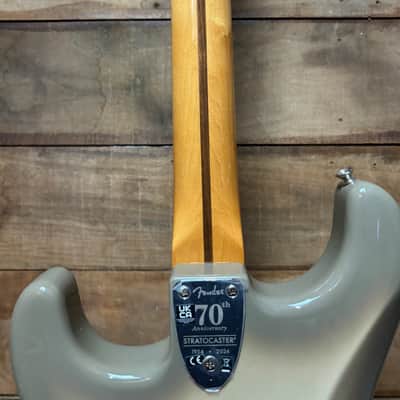Fender 70th Anniversary Vintera II Stratocaster - Antigua w/ Hard Case image 9