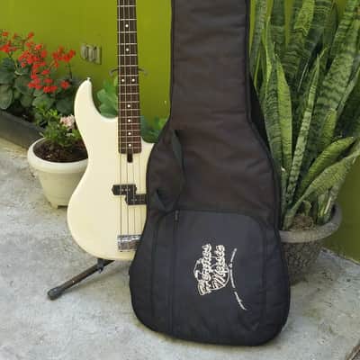 Rare vintage Yamaha BB200 bass guitar in white finish image 9