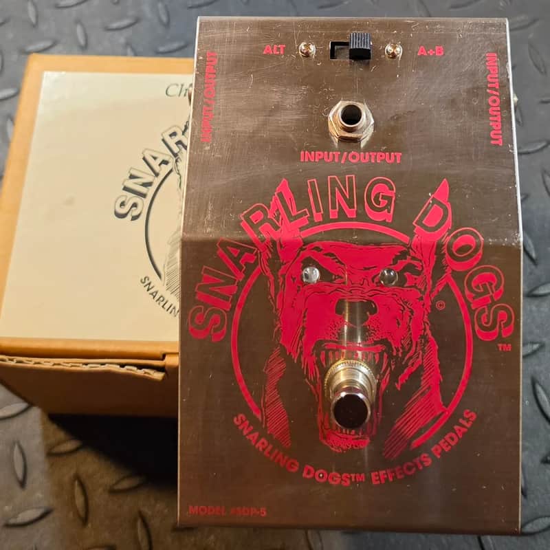 Snarling Dogs Crossroads A-B Channel Switcher Mix Box image 1