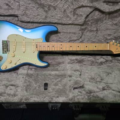 Fender American Elite Stratocaster with Maple Fretboard 2016 - 2019 Sky Burst Metallic image 1