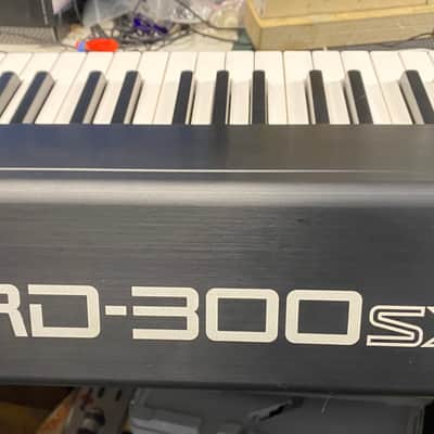Roland RD-300SX Digital Stage Piano - Includes On Stage Carrying Bag, Footswitch, and Cables! image 6