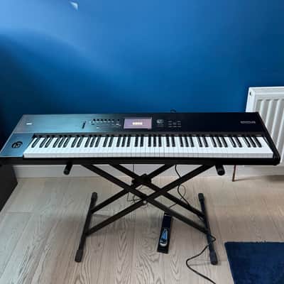 Korg Nautilus 88 Keyboard Music Workstation (incl. flight case)