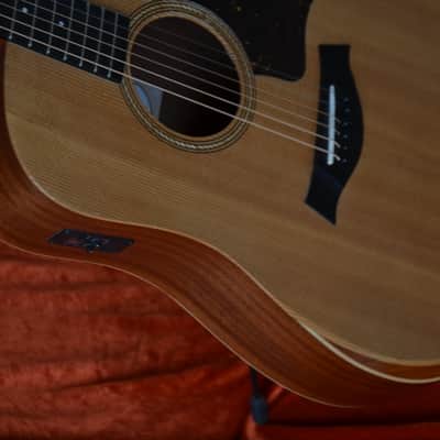 Taylor Steelstring Dreadnought guitar Academy 10e with pickup system+Taylor gig bag * sounds/plays/looks great * top quality made in Mexico * a fine player's instrument for a good price image 16