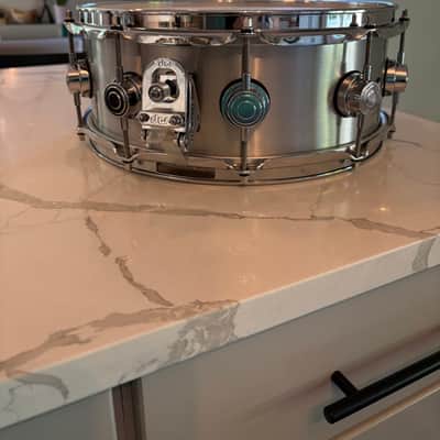 DW DW Collectors Series 5.5 x 14” Aluminum Snare 2022 - Aluminum Bild 2