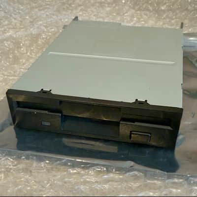 TEAC FD-235HF Floppy Drive (Suitable for AKAI MPC-Series) image 1