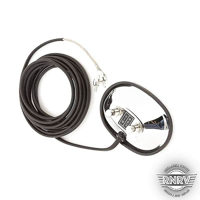 Fender 099-4051-000 2-Button Vibrato/Reverb Footswitch with RCA Connectors image 1