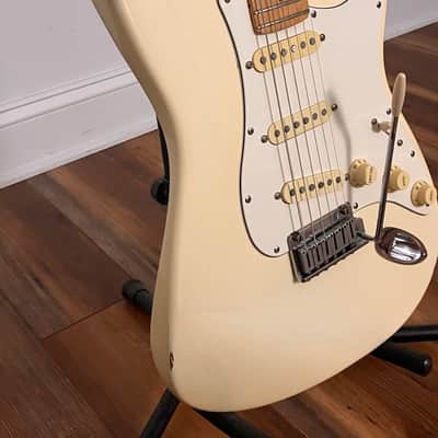 1995 Fender American Standard Stratocaster (w/ Eric Johnson signature pickups) - Arctic White image 10