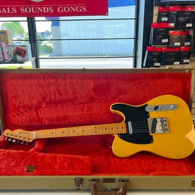 Fender American Vintage Reissue ‘52 Telecaster w/Hardshell Case, Butterscotch Blonde image 3