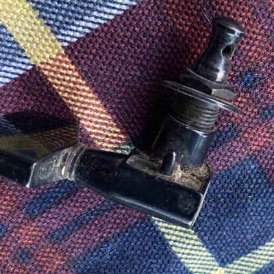 Single Black Ping 1-Pin/Post Guitar Tuner, Treble Side - Screwless image 2