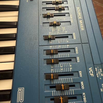 Roland SH-101 32-Key Monophonic Synthesizer 1982 - 1986 - Blue image 14