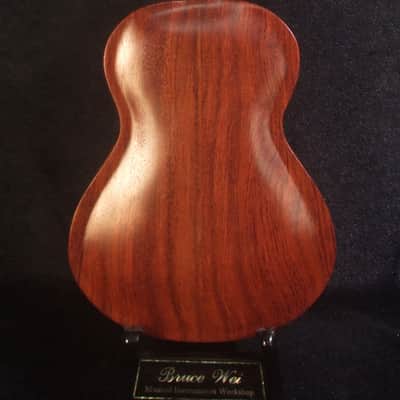 Handmade Solid Hawaiian Koa Tenor Ukulele, Rosewood Arch-Back, Hibiscus Abalone, MOP Inlay, Soft-bag, Bruce Wei UAG17-2026 image 4