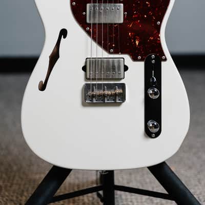 Suhr Alt T Pro - Olympic White w/ Premium G&G Hardcase image 4