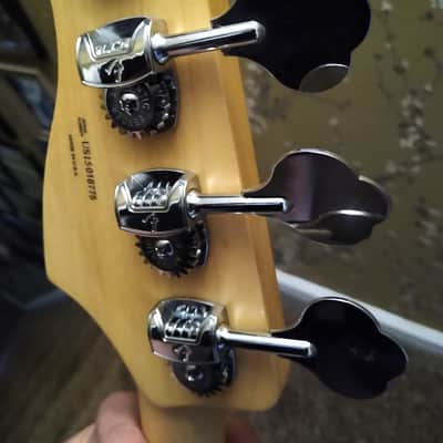 Fender P-Bass Deluxe 2016 Translucent White USA , WOW image 21