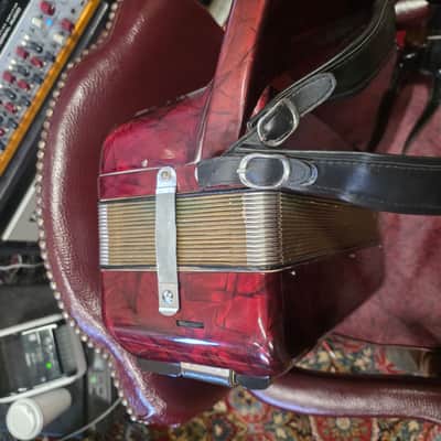 Hohner Verdi III M Accordion - Red Pearl Ivory Bild 8