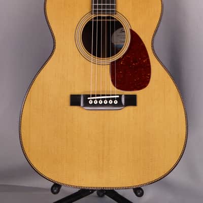 Bourgeois OMSIG/TS OM Signature Touchstone Series. Torrefied old growth Alaskan Sitka Spruce top, Madagascar Rosewood Back and Sides. image 4