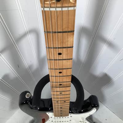 Fender Player Stratocaster Electric Guitar - Sunburst image 4