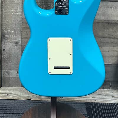 Fender American Professional II Stratocaster with Maple Fretboard 2020 - Present - Miami Blue image 2