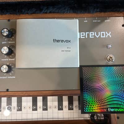 Therevox ET-5 with optional Tweed Case image 3