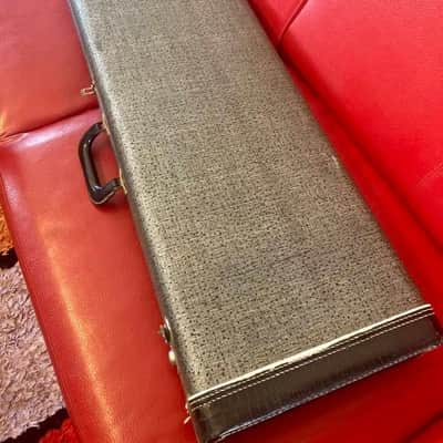 Fender Mustang 1966 with 1965 Abigail Ybarra pick up set and with original hardcase image 4