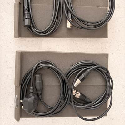 Yamaha HS7 6.5" Powered Studio Monitor (Pair + Cables & Isolation Pads) White image 9