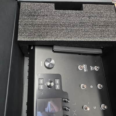 Line 6 Helix LT 2017 - Present - Black with backpack image 6
