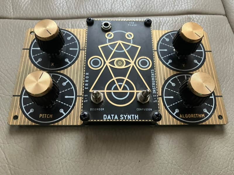 Immagine Error Instruments DATA Synth Gold XO 2022 - 1