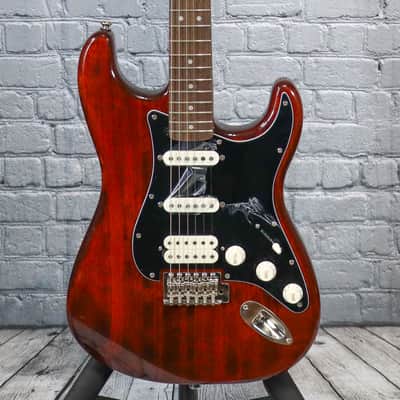 Squier Classic Vibe '70s Stratocaster HSS with Laurel Fretboard 2019 - Present - Walnut
