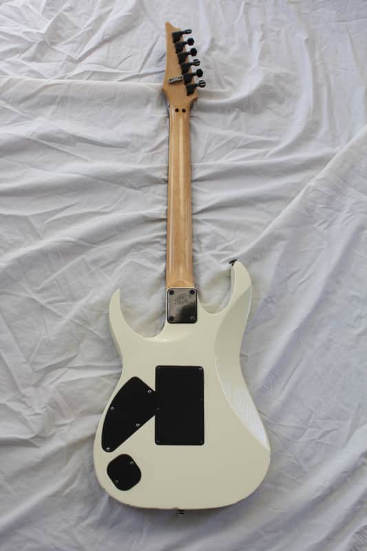 1987 Ibanez RG560 Vintage Electric Guitar HSS White Finish Made in