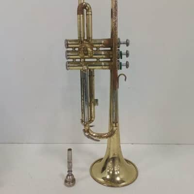 Yamaha YTR-232 Trumpet w/ Yamaha Case and Mouthpiece, good playing condition image 7