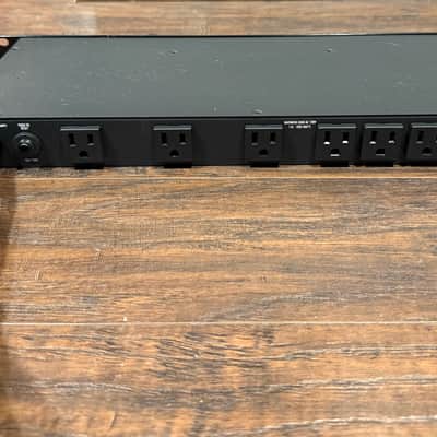 Furman M-8Dx Power Conditioner with Lights & Digital Meter 2010s - Black image 4