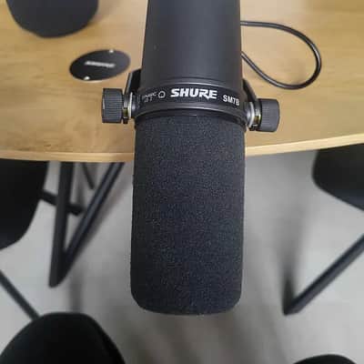 Shure SM7B Cardioid Dynamic Microphone - Present - Black image 3