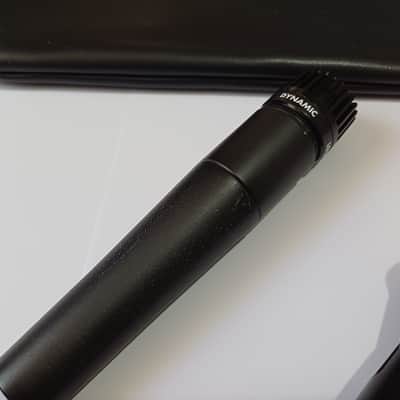 Shure SM57 Cardioid Dynamic Microphone - with zip case and mic clip image 8