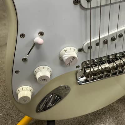 Fender Jimi Hendrix Artist Series Tribute Stratocaster 1997 - 2000 - Olympic White image 5