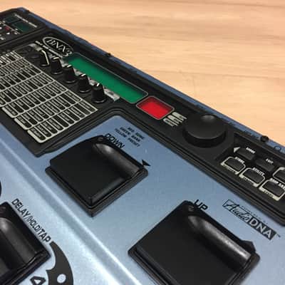 Digitech BNX3 GeNetX Bass Workstation Multi-Effects Pedal w/ 8-Track Recorder image 6