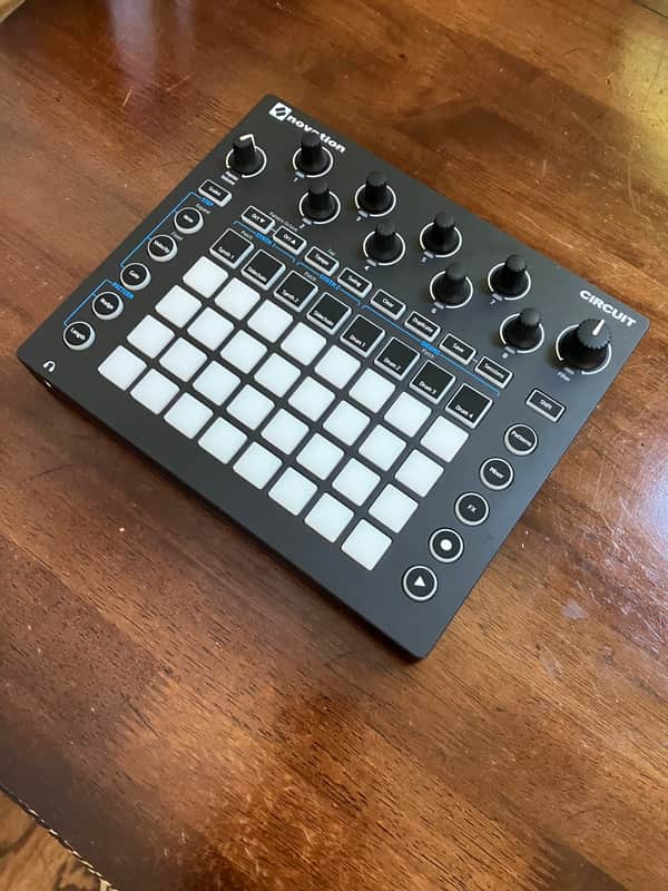 Novation Circuit Groovebox 2015 - 2021 - Black