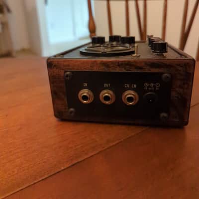 Retro Mechanical Labs 432k Distortion Box  Walnut Casing image 3