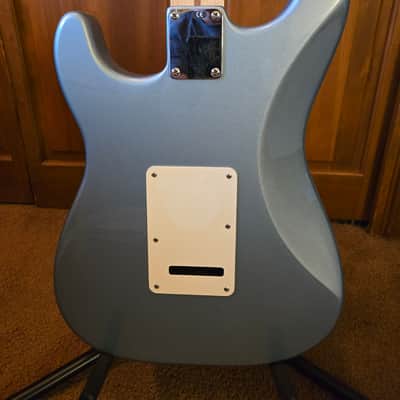 Fender Standard Stratocaster with Maple Fretboard 2001 - 2005 - Blue Agave image 2