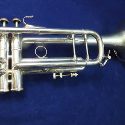 Bach Stradivarius Early Elkhart model 37 Bb trumpet 1968 Silver image 3