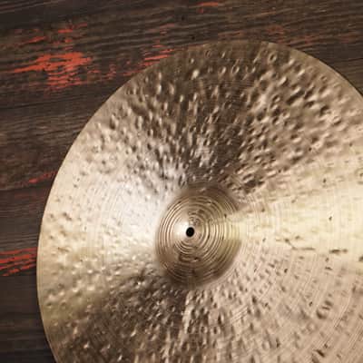 Paiste 22" Signature Traditionals Light Ride Cymbal - 2554g image 5