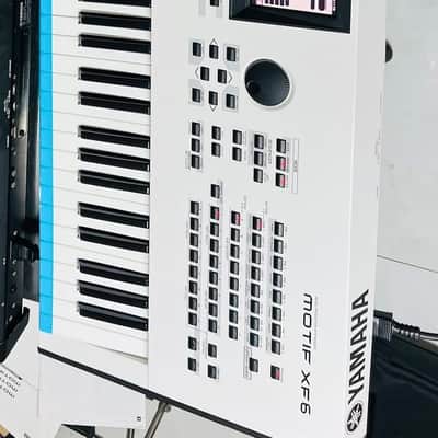 Yamaha Motif XF 6 Production Synthesizer 2010s - Gray
