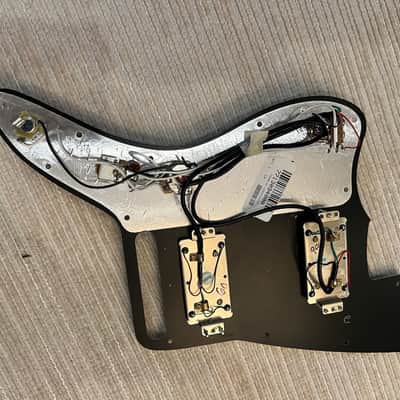 Fender Jazzmaster Player Loaded Pickguard - black/cream image 3