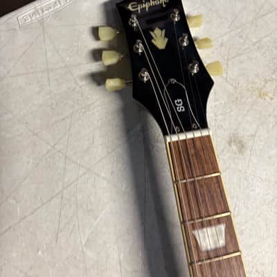 Epiphone Epiphone SG traditional Electric Guitar Ebony, issues, neck separation from body image 3