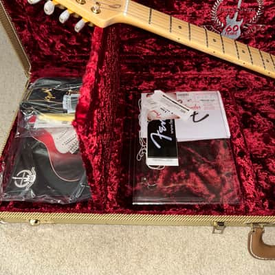 Fender 60th Anniversary Commemorative American Standard Stratocaster with Gold Hardware, Maple Fretboard 2014 - 2-Color Sunburst image 9