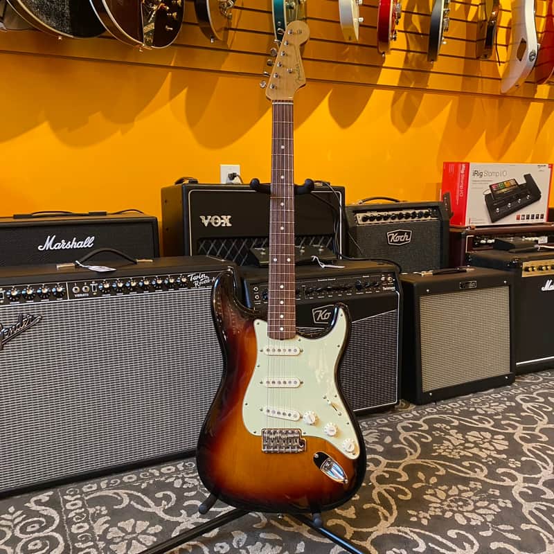 Fender Classic Series '60s Stratocaster | Reverb Canada