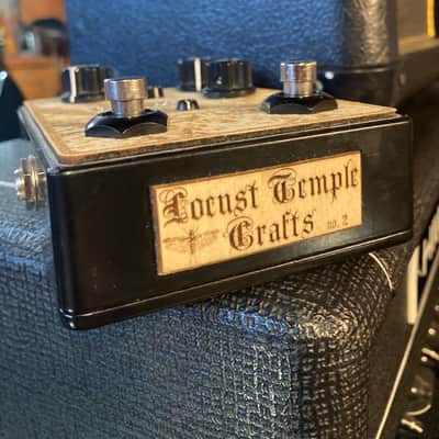 Locust Temple Crafts Insane High Gain Fuzz VIDEO WiLd! - Black Brown image 3